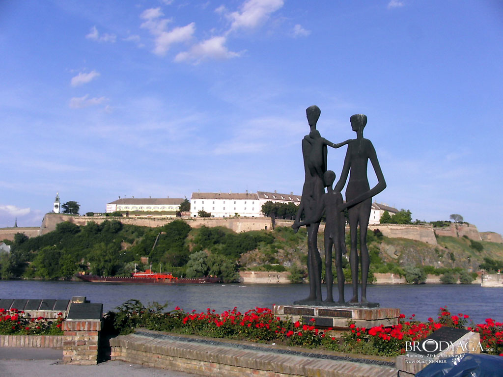 Petrovaradin Fortress on the other side of the Danube as seen from Novi Sad. The first plan shows the monument to the killed Serb and jewish citizen in the infamous nazi Racija